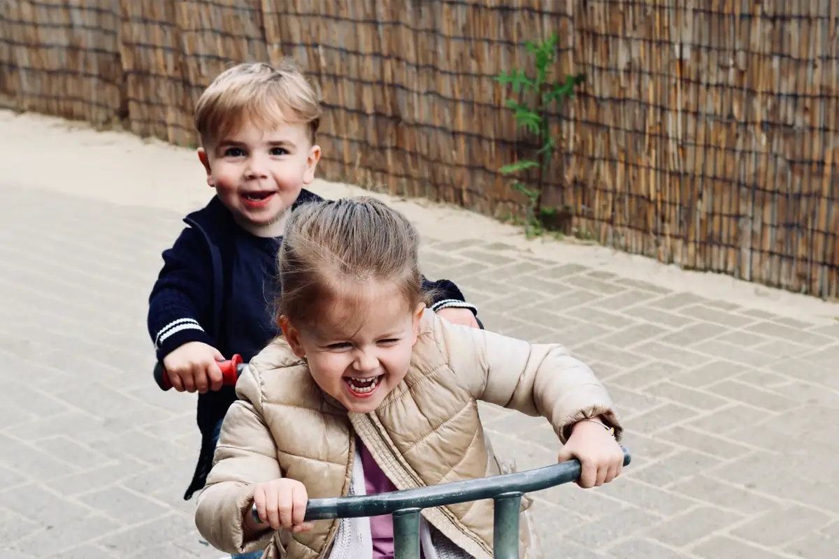 Foto van spelende kinderen bij de kinderopvang en BSO Boeffies en (Bengeltjes) in Etten-Leur en Ulvenhout